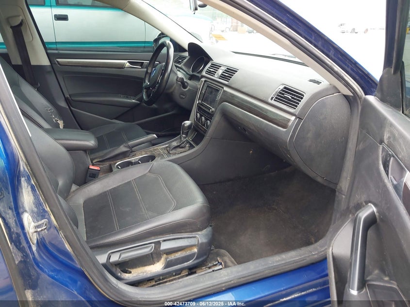 2017 VOLKSWAGEN PASSAT 1.8T SE - 1VWBT7A31HC000694