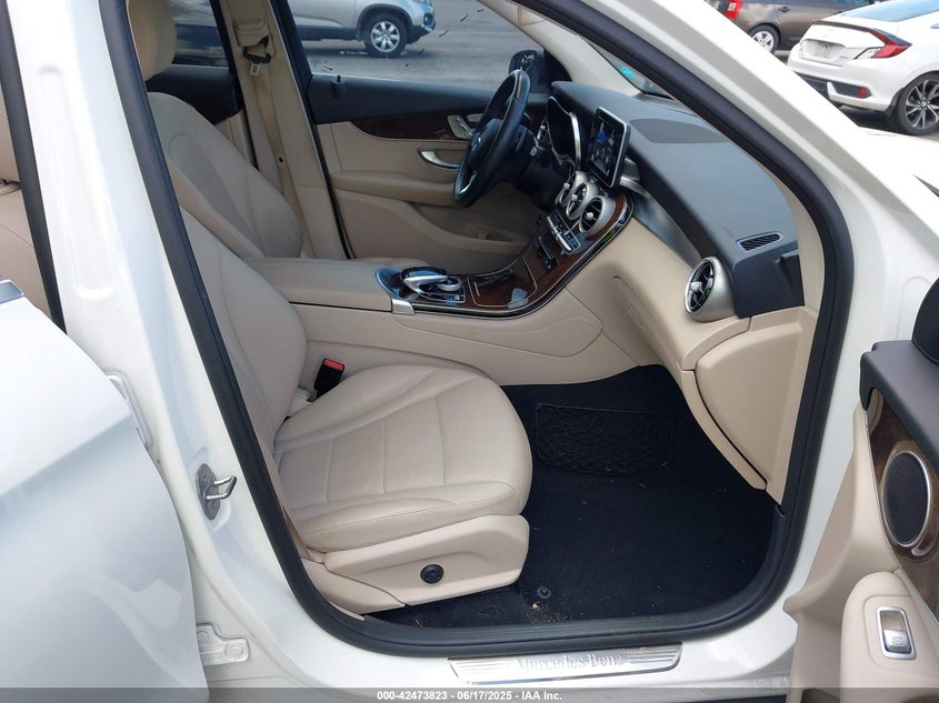 VIN WDC0G4JB3HF115987 2017 MERCEDES-BENZ GLC 300