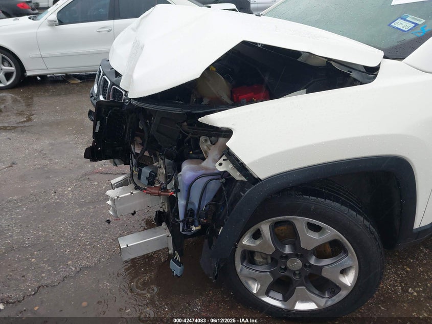 VIN 3C4NJCCB9LT179695 2020 JEEP COMPASS LIMITED FWD