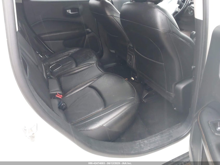 VIN 3C4NJCCB9LT179695 2020 JEEP COMPASS LIMITED FWD