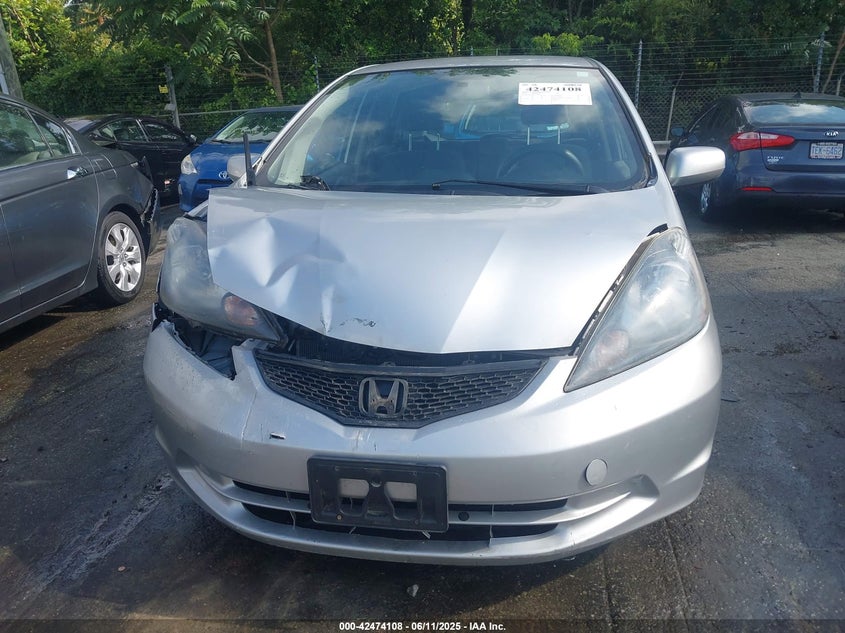 2012 HONDA FIT VIN: JHMGE8H35CC035857