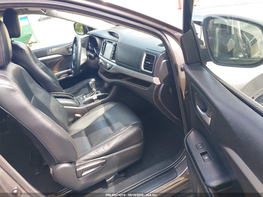 2016 TOYOTA HIGHLANDER XLE V6 - 5TDJKRFH5GS296981