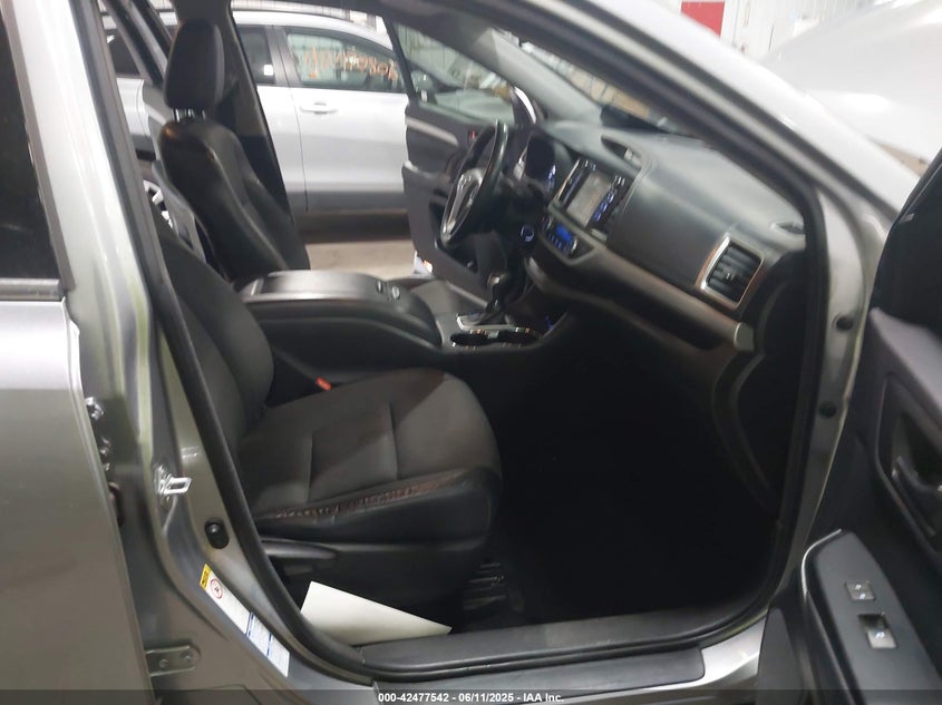 2016 TOYOTA HIGHLANDER VIN: 5TDBKRFH4GS248571