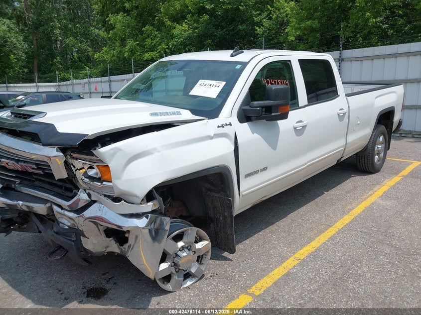 1GT42WCY9HF216938 2017 GMC SIERRA photo no. 2