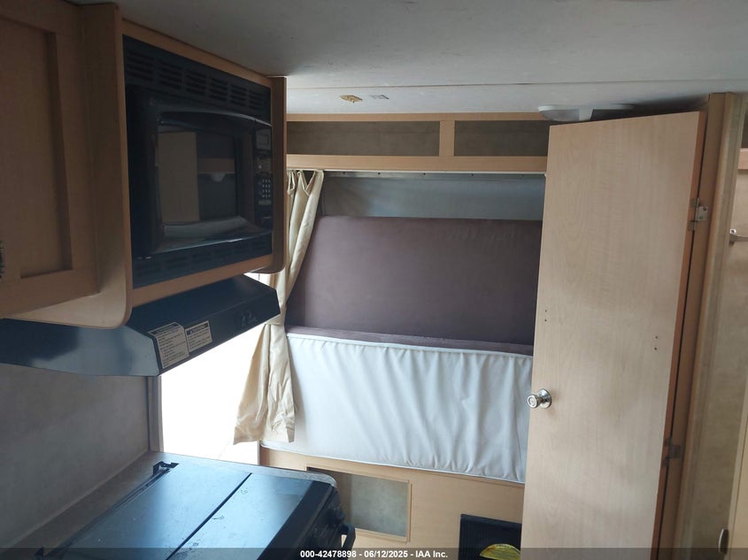2006 AEROLITE CUB SERIES M-160 TRAVEL TRAILER 18FT VIN: 47CTA4G106J163992