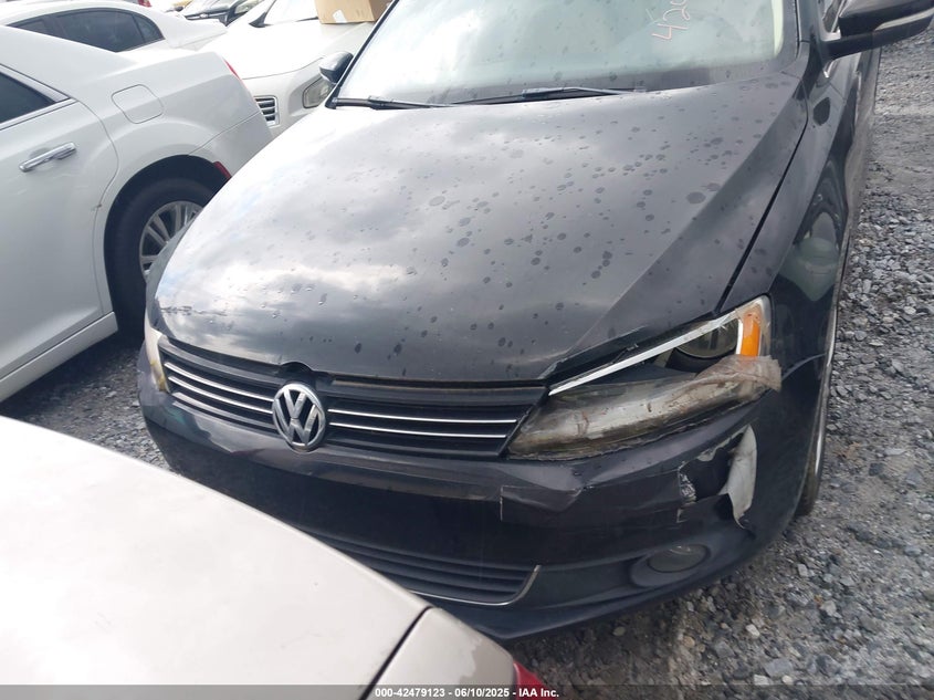 2011 Volkswagen Jetta 2.5L Sel VIN: 3VWLX7AJ0BM324748 Lot: 42479123