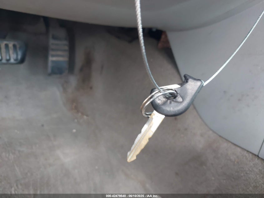 2005 Ford Mustang V6 Deluxe/V6 Premium VIN: 1ZVFT80N855139652 Lot: 42479548