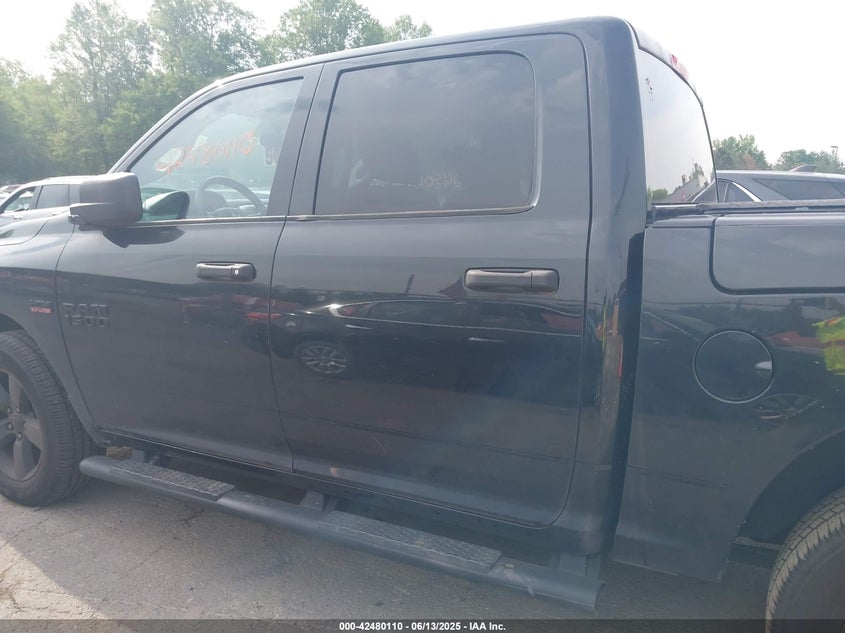 2017 RAM 1500 EXPRESS  4X4 5'7 BOX - 1C6RR7KTXHS517293