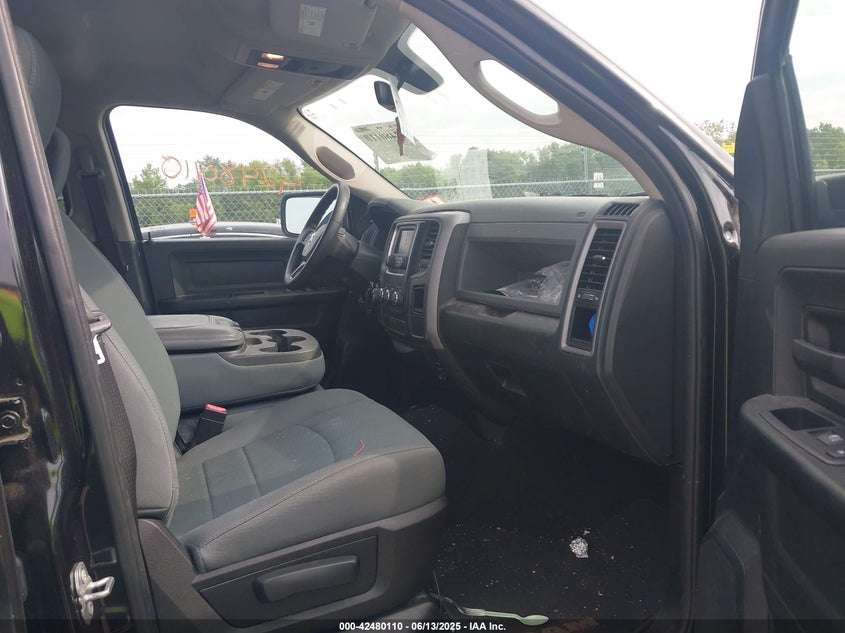 2017 RAM 1500 EXPRESS  4X4 5'7 BOX - 1C6RR7KTXHS517293