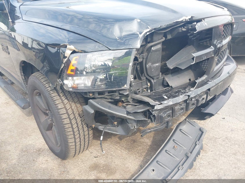 2017 RAM 1500 EXPRESS  4X4 5'7 BOX - 1C6RR7KTXHS517293