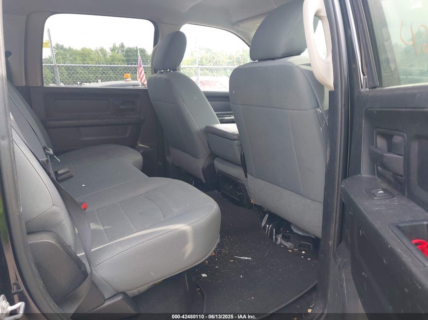 2017 RAM 1500 EXPRESS  4X4 5'7 BOX - 1C6RR7KTXHS517293