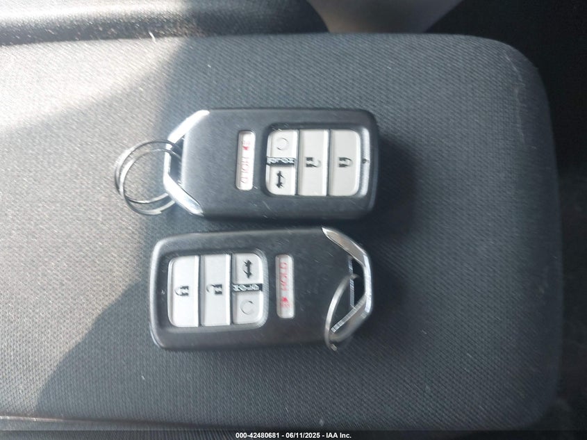 2018 HONDA CIVIC VIN: 2HGFC2F7XJH586223