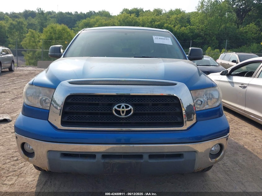 2008 Toyota Tundra Sr5 5.7L V8 VIN: 5TBDV54198S518287 Lot: 42480911
