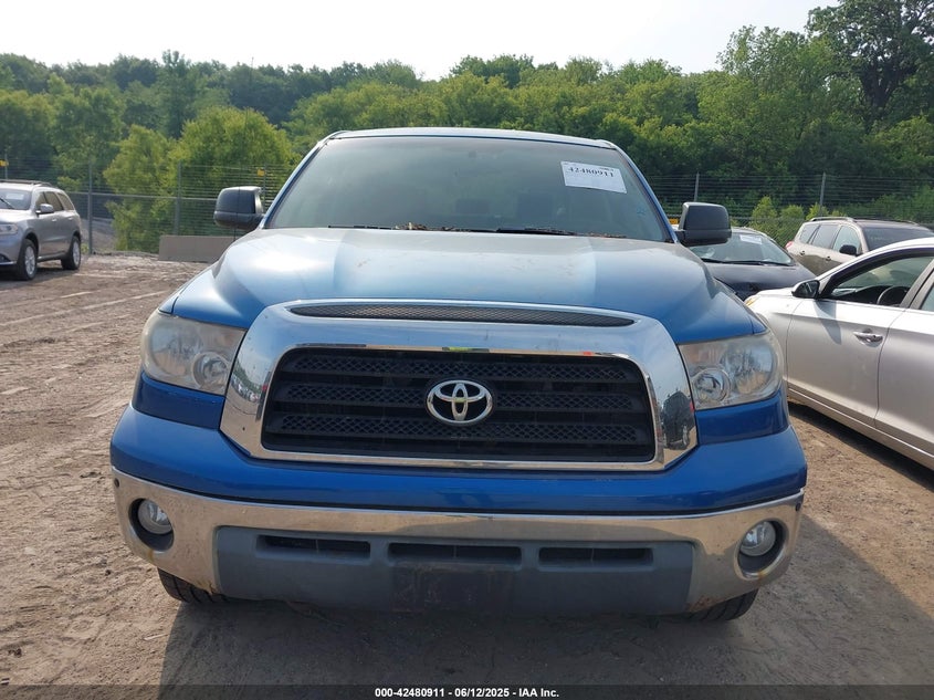 2008 Toyota Tundra Sr5 5.7L V8 VIN: 5TBDV54198S518287 Lot: 42480911