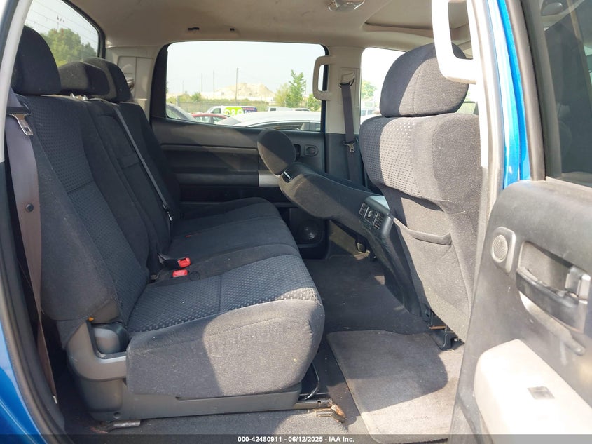 2008 Toyota Tundra Sr5 5.7L V8 VIN: 5TBDV54198S518287 Lot: 42480911