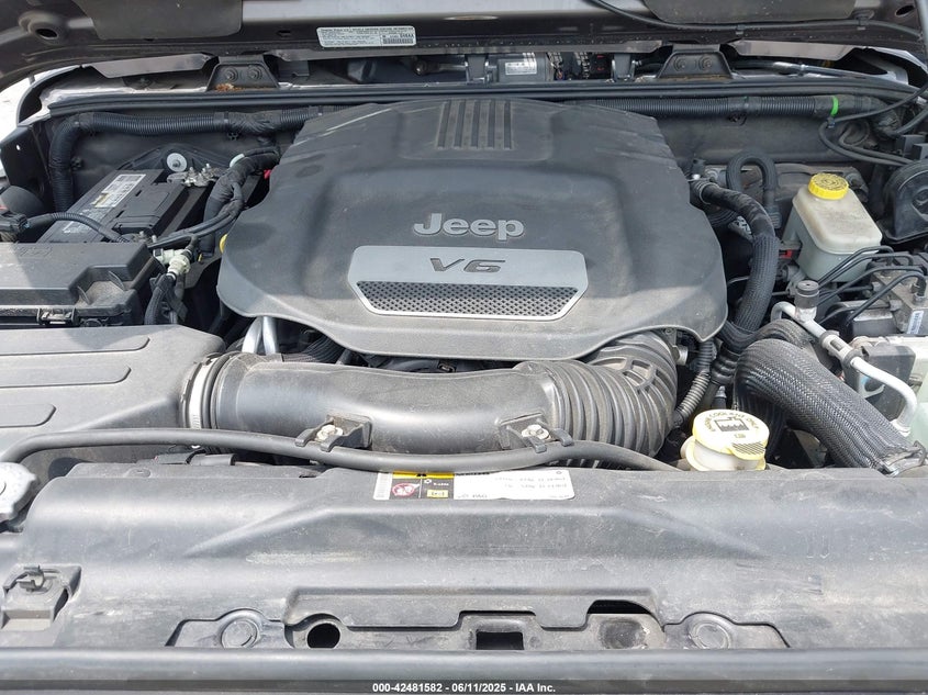 2014 JEEP WRANGLER UNLIMITED SAHARA - 1C4BJWEG1EL224771