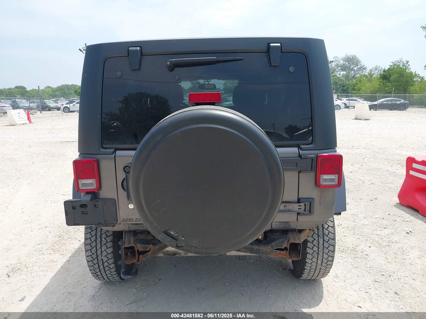 2014 JEEP WRANGLER UNLIMITED SAHARA - 1C4BJWEG1EL224771