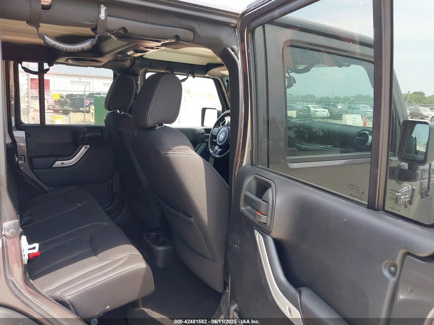 2014 JEEP WRANGLER UNLIMITED SAHARA - 1C4BJWEG1EL224771
