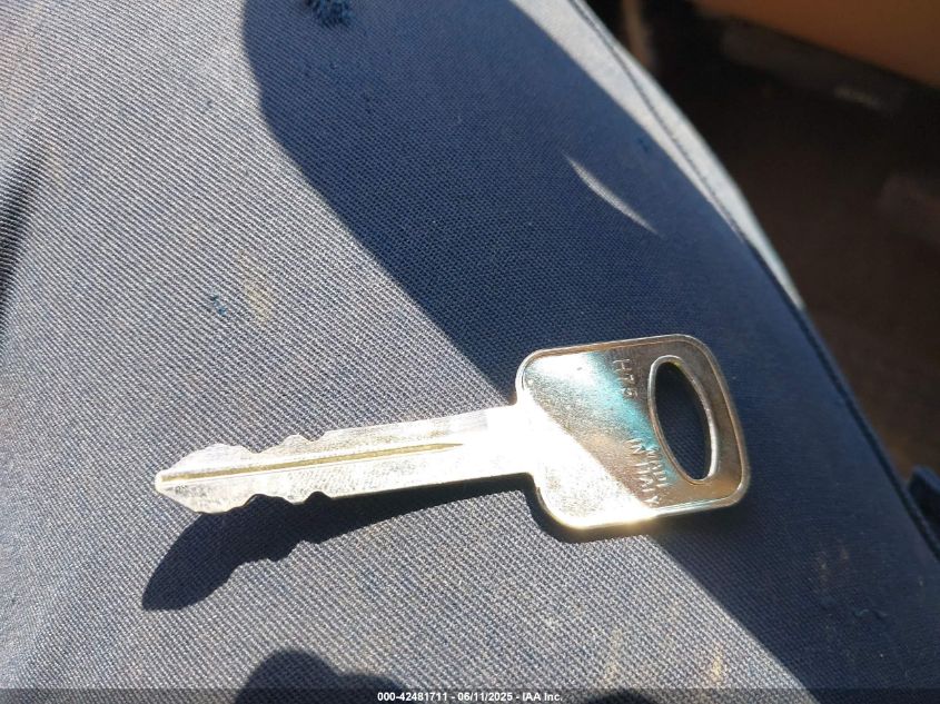 1999 Ford F-350 Lariat/Xl/Xlt VIN: 1FTWW32S2XED32740 Lot: 42481711