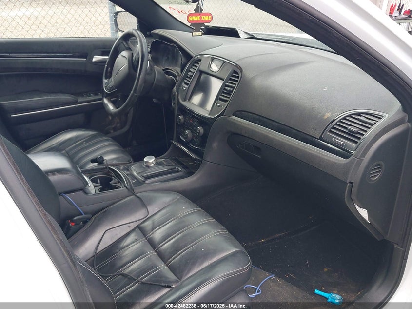 VIN 2C3CCABGXKH515997 2019 CHRYSLER 300 300S