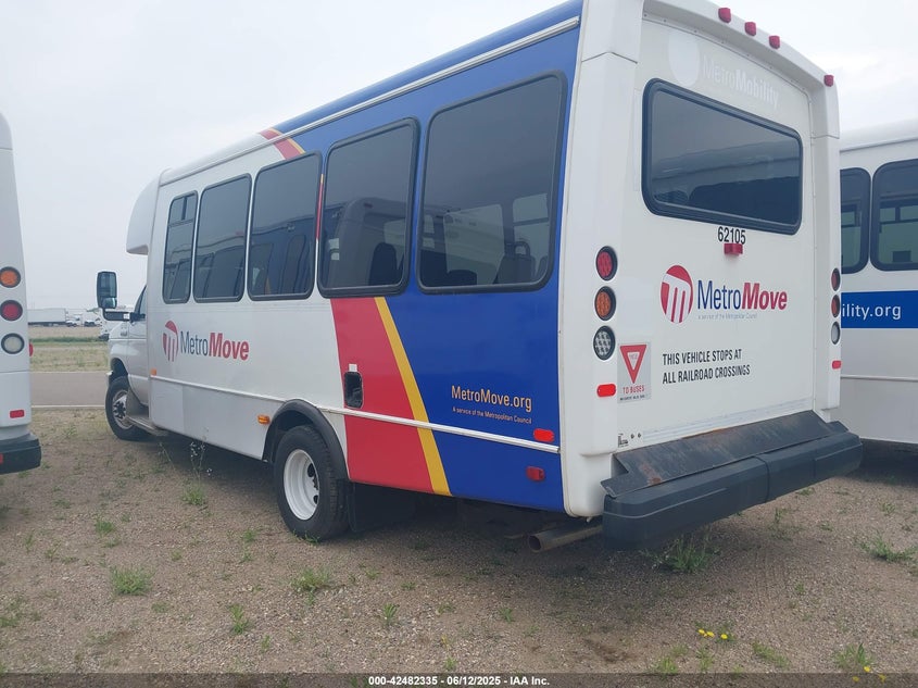 1FDFE4FS7HDC67325 2017 FORD ECONOLINE photo no. 3