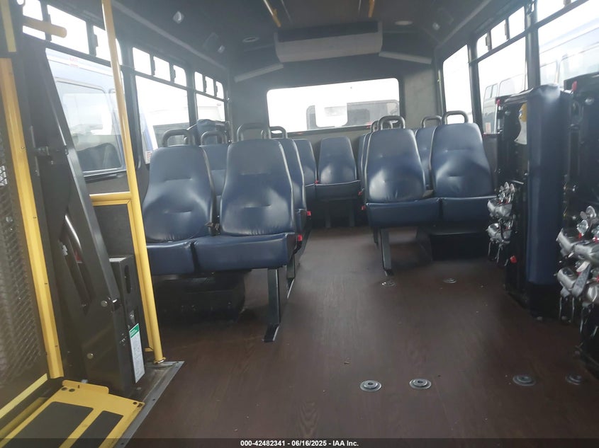 2017 Ford E-450 Cutaway VIN: 1FDFE4FS6HDC77733 Lot: 42482341