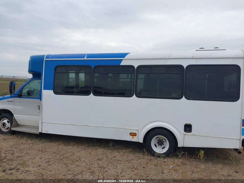 2017 Ford E-450 Cutaway VIN: 1FDFE4FS6HDC77733 Lot: 42482341