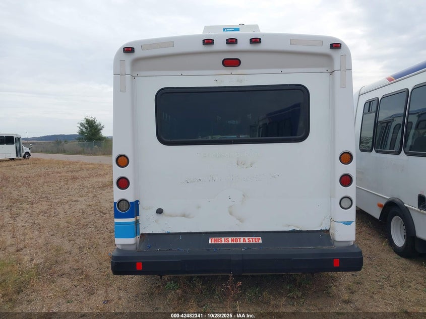 2017 Ford E-450 Cutaway VIN: 1FDFE4FS6HDC77733 Lot: 42482341