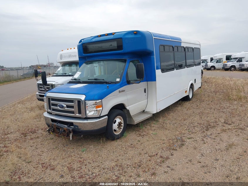 1FDFE4FS6HDC77733 2017 FORD ECONOLINE photo no. 2