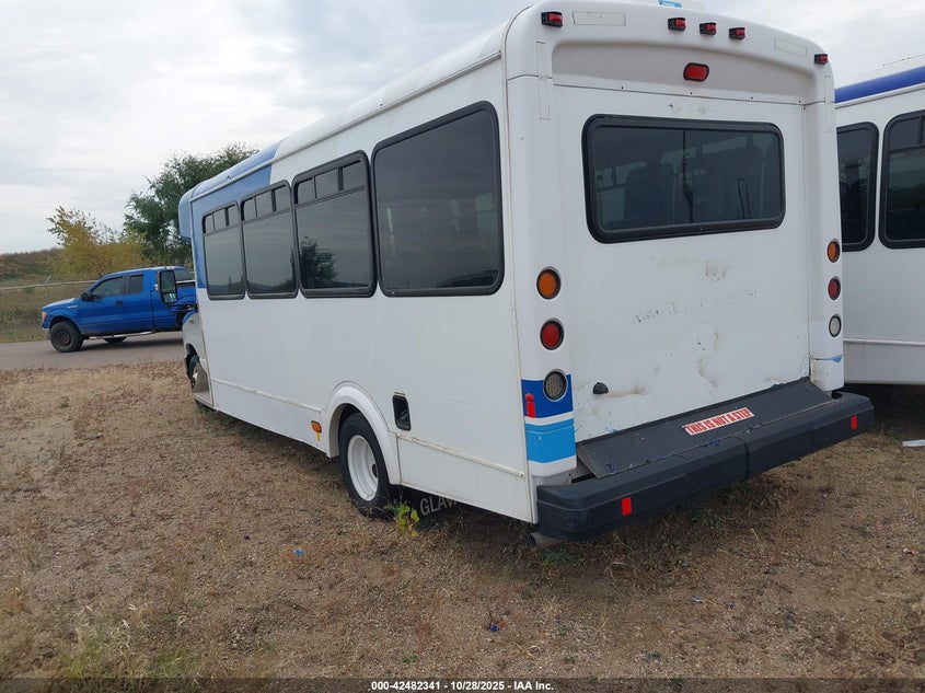 1FDFE4FS6HDC77733 2017 FORD ECONOLINE photo no. 3