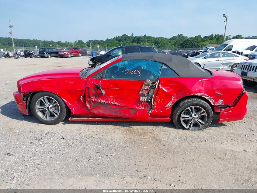 2014 Ford Mustang V6/V6 Premium VIN: 1ZVBP8EMXE6266387 Lot: 42482608