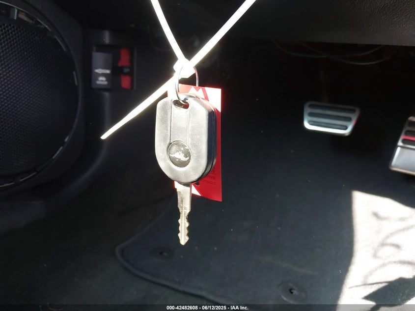 2014 Ford Mustang V6/V6 Premium VIN: 1ZVBP8EMXE6266387 Lot: 42482608