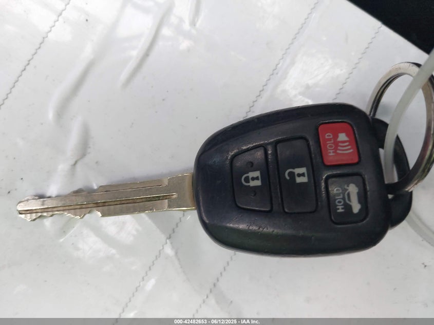 2015 TOYOTA COROLLA VIN: 2T1BURHE0FC401922