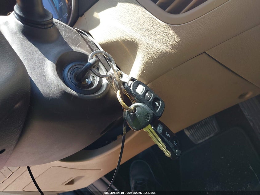 2011 HYUNDAI ELANTRA VIN: KMHDH4AE0BU135563