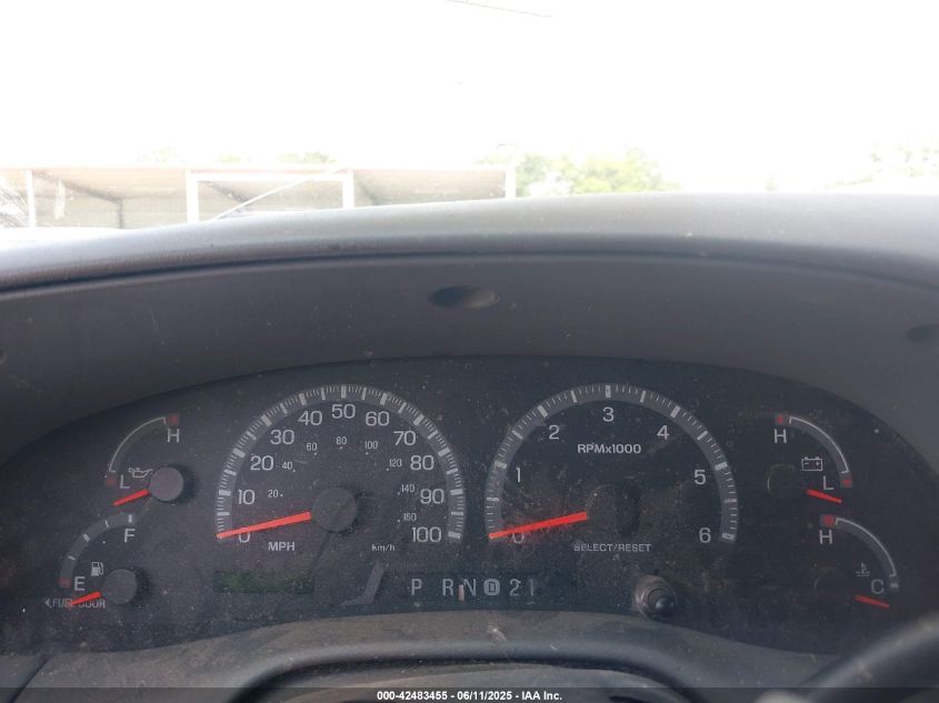 2002 Ford Expedition Eddie Bauer VIN: 1FMRU17LX2LA04409 Lot: 42483455