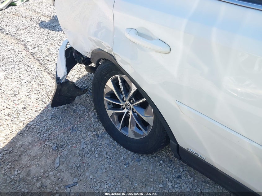 2018 TOYOTA RAV4 HYBRID XLE - JTMRJREV8JD155841