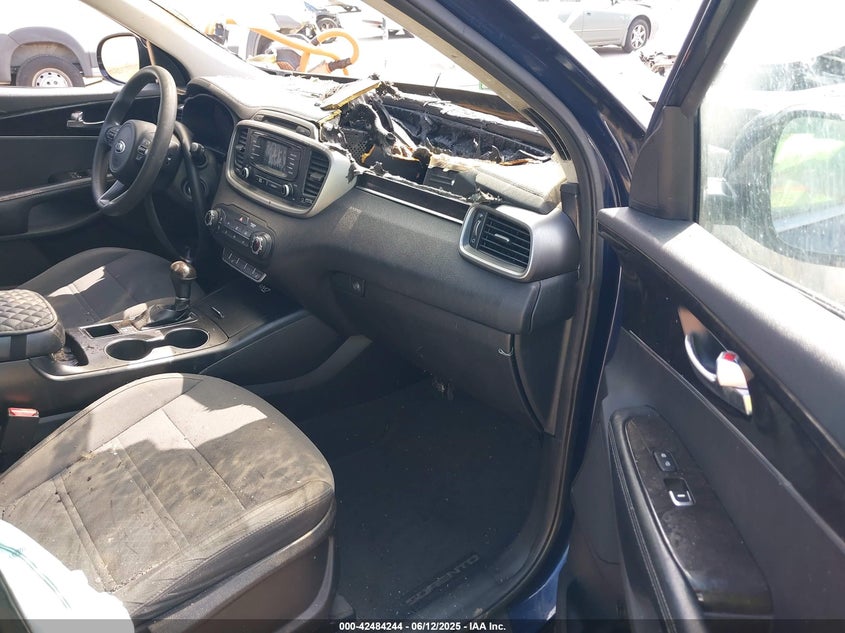 2016 KIA SORENTO VIN: 5XYPG4A54GG016749