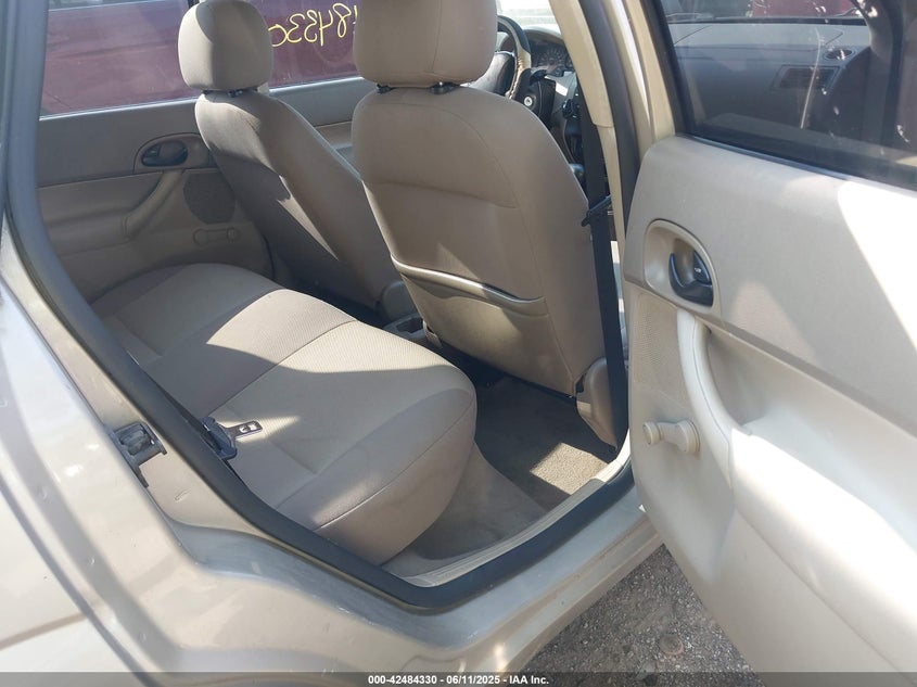 2007 FORD FOCUS VIN: 1FAFP34N07W271344
