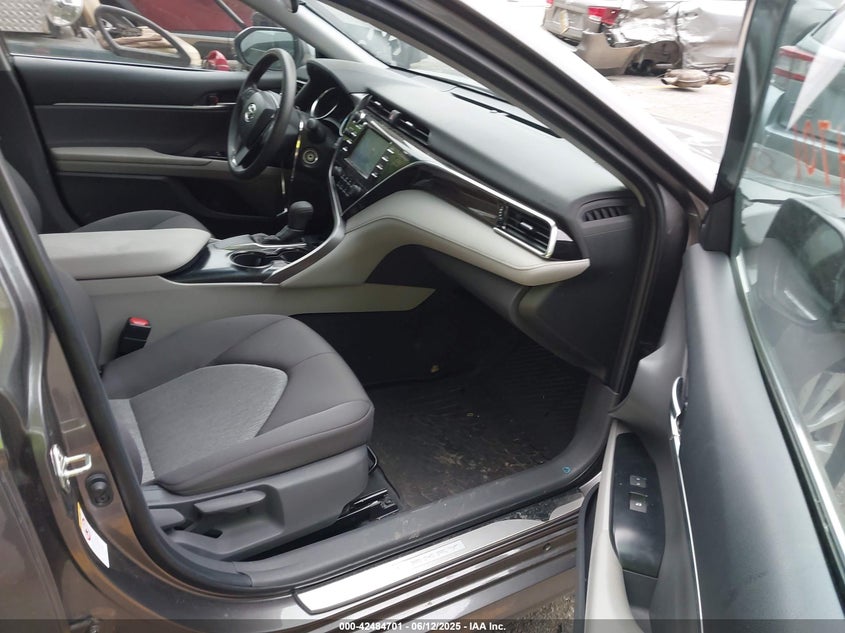 2018 TOYOTA CAMRY LE - 4T1B11HK6JU641600