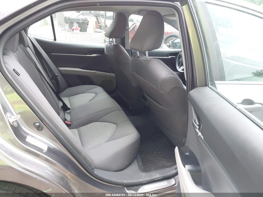 2018 TOYOTA CAMRY LE - 4T1B11HK6JU641600