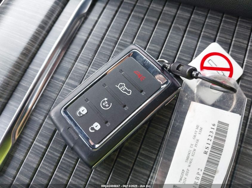 2024 Jeep Wagoneer - 1C4SJRBP2RS122316