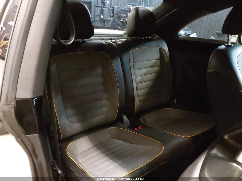 2016 VOLKSWAGEN BEETLE 1.8T DUNE - 3VWS17AT0GM621749
