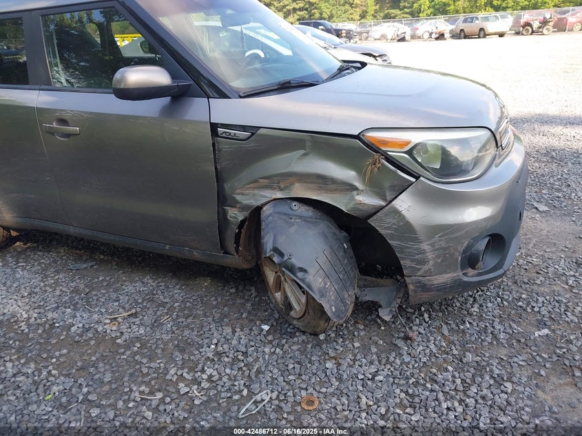 2018 KIA SOUL + - KNDJP3A52J7519930