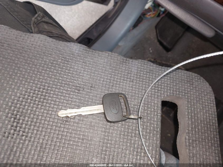 1998 Toyota Camry Le VIN: JT2BG22K9W0260025 Lot: 42486959