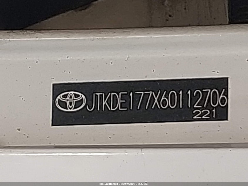 2006 TOYOTA SCION TC VIN: JTKDE177X60112706
