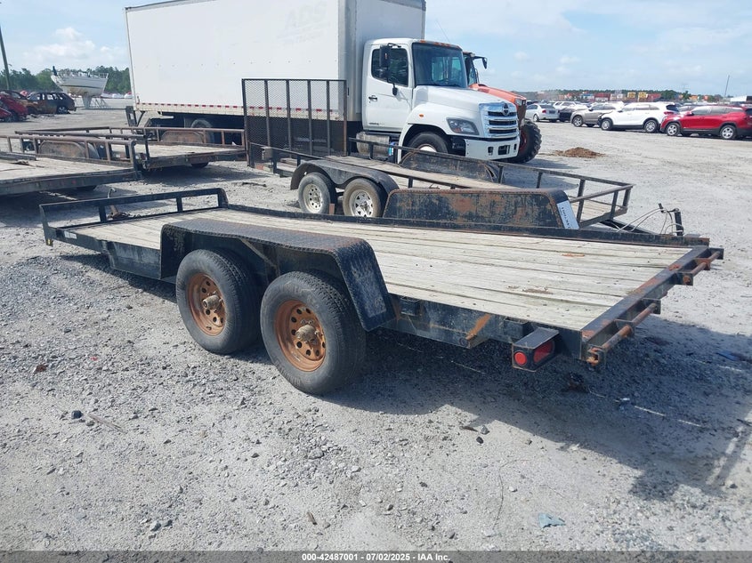 Vin: 4z1hd1826es009684, lot: 42979687, gator made unknown 20143