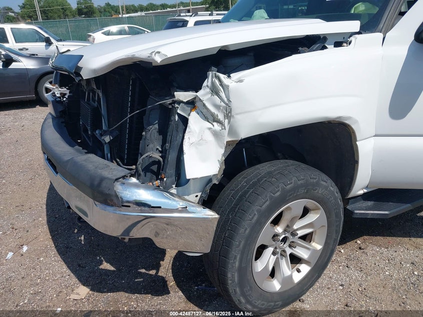 2004 Chevrolet Silverado 1500 Z71 VIN: 2GCEK13T441430992 Lot: 42487127