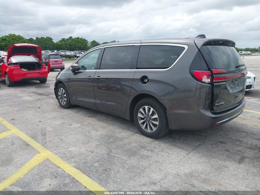 2023 CHRYSLER PACIFICA HYBRID auction photo 3