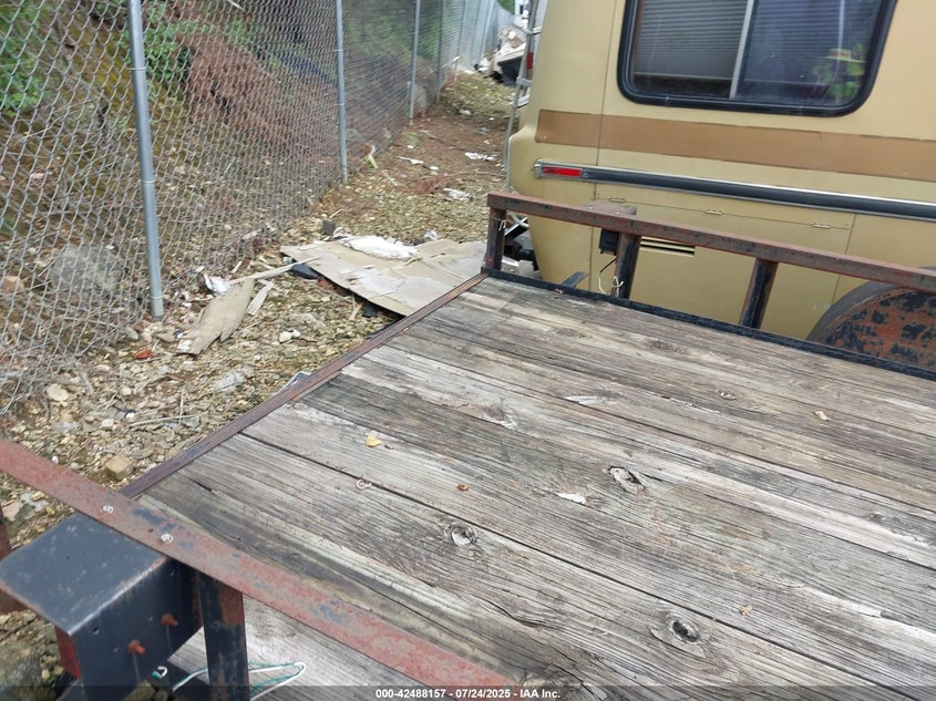 2005 HUGHES TRAILER auction photo 8