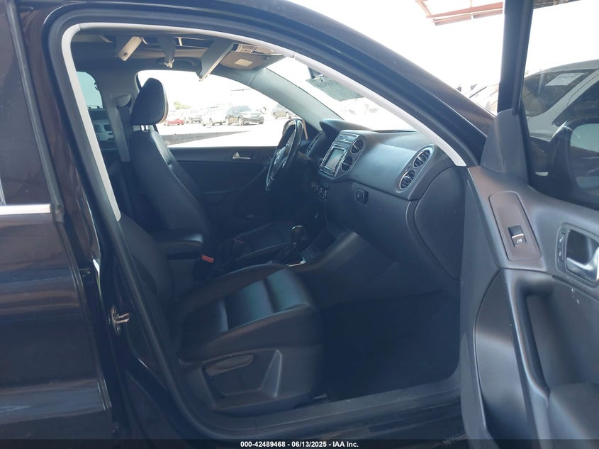 2012 VOLKSWAGEN TIGUAN VIN: WVGBV7AX7CW559296